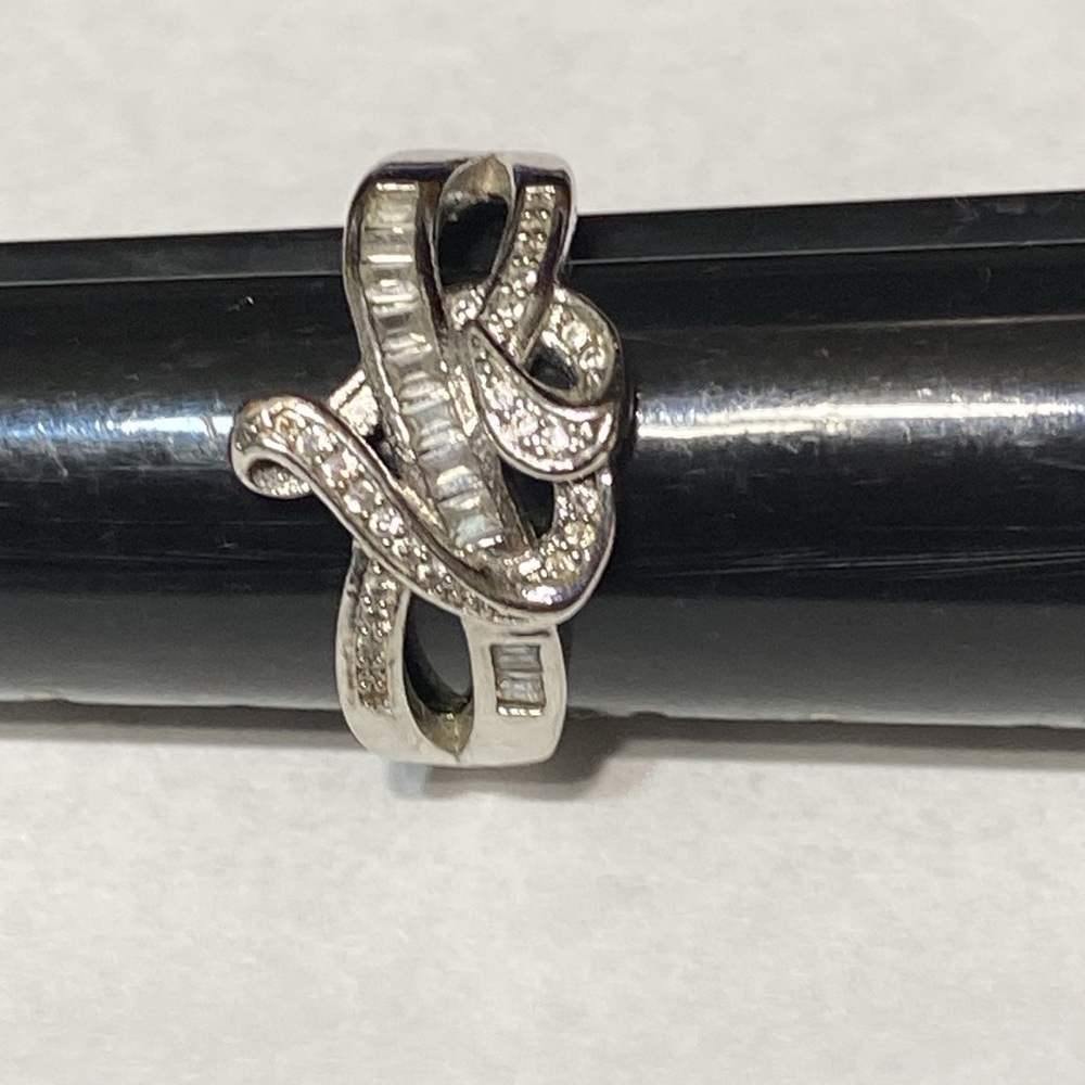 925 silver and crystal heart ring size 8 1/4